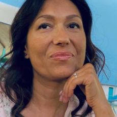 “LA FANCIULLA POETESSA E L’UOMO CICCIONE” DFI LEILA MIRKA