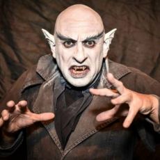 IL CIRCO DEGLI ORRORI AL BRANCACCIO, MA IL DIVERTIMENTO Ѐ ANCHE NEL FOYER 