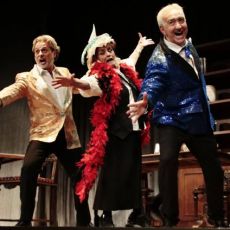 PRESENTATO IL CARTELLONE DEL TEATRO DELLE MUSE ALL’INSEGNA DELLA COMICITÀ, MA “DI SPESSORE 