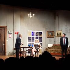 AL TEATRO TIRSO DE MOLINA IN SCENA "UOMINI ALLA CRISI FINALE"  