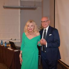 SANDRA MILO ICONA DI LONGEVITÀ: L’ATTRICE 90ENNE AL PRIMO URBAN BIOHAKIN SUITE A ROMA 