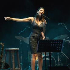 DOPO SIMONA MOLINARI ARRIVA L’ORCHESTRA DI RENZO ARBORE AL ROCCELLA JAZZ 2020 