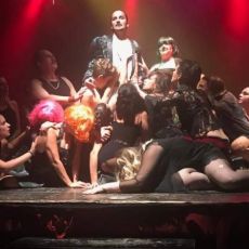 ‘’GOD SAVE THE KING’’, OMAGGIO TEATRALE DI LUCA PIZZURRO A FREDDIE MERCURY 