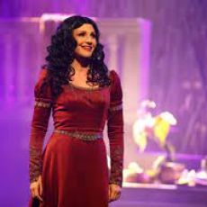 LORELLA CUCCARINI IN SCENA AL TEATRO BRANCACCIO DI ROMA  