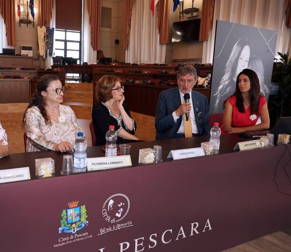 WOMEN PESCARA